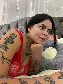 Snapshot of ivanna_rivera chatting on February 6, 6:46 pm ivanna rivera online show from February 6, 6:46 pm