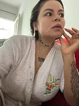 Snapshot of ivanna_rivera chatting on October 4, 3:21 pm ivanna rivera online show from October 4, 3:21 pm