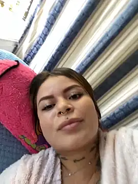 Snapshot of ivanna_rivera chatting on November 6, 4:08 pm ivanna rivera online show from November 6, 4:08 pm