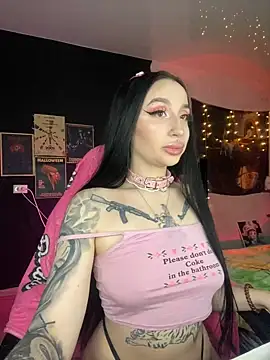 Snapshot of Molly__Moon chatting on December 11, 5:32 am Molly Moon online show from December 11, 5:32 am
