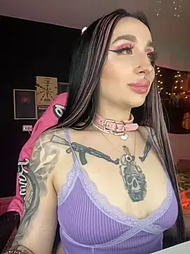 Snapshot of Molly__Moon chatting on December 18, 8:31 am Molly Moon online show from December 18, 8:31 am