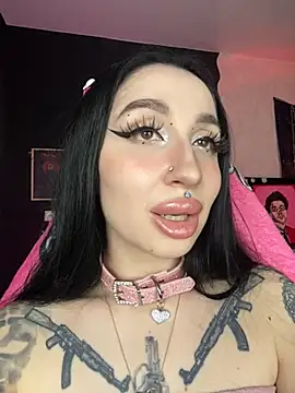 Snapshot of Molly__Moon chatting on February 14, 6:02 am Molly Moon online show from February 14, 6:02 am
