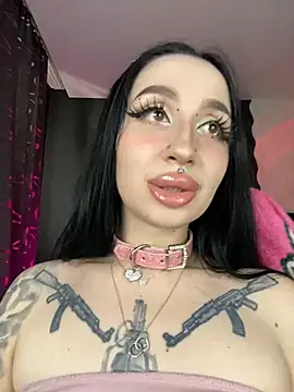 Snapshot of Molly__Moon chatting on February 20, 5:55 am Molly Moon online show from February 20, 5:55 am