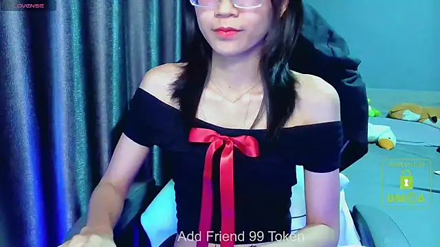 Snapshot of littlemiilk chatting on December 20, 4:04 pm littlemiilk online show from December 20, 4:04 pm