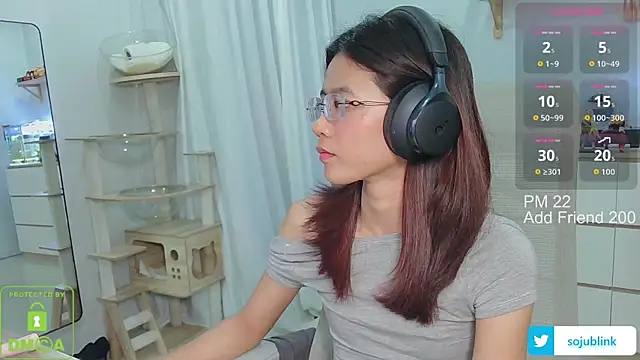 Snapshot of littlemiilk chatting on December 15, 7:45 am littlemiilk online show from December 15, 7:45 am