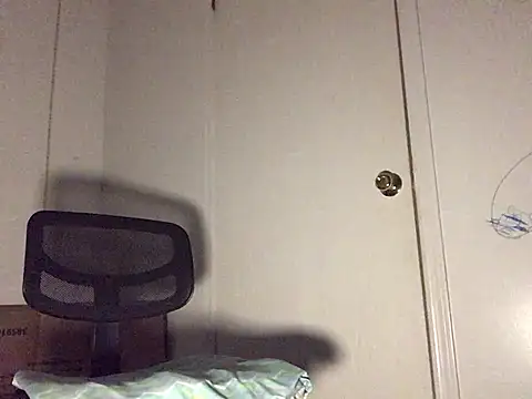 Snapshot of minimama69 chatting on February 2, 11:19 am minimama69 online show from February 2, 11:19 am