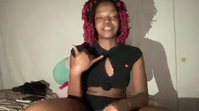 Snapshot of minimama69 chatting on November 23, 9:53 am minimama69 online show from November 23, 9:53 am