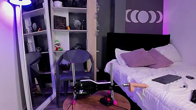 Raven Witch  online show from January 31, 9:16 pm