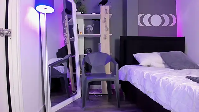 Raven Witch  online show from February 5, 9:07 pm