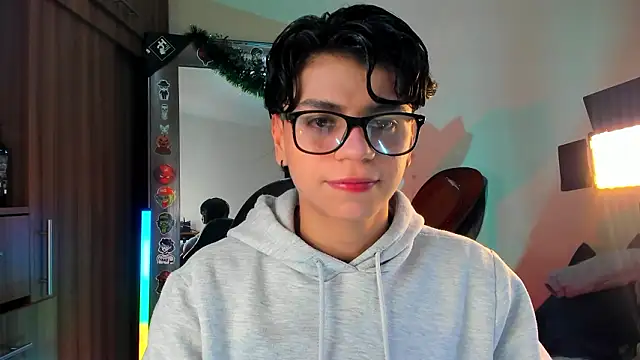 marckalexis online show from February 4, 1:06 pm