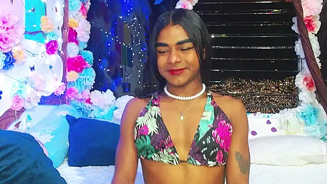 Snapshot of Karly_coffe chatting on December 5, 1:36 am Karly coffe online show from December 5, 1:36 am