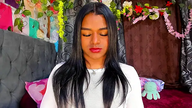 Snapshot of Karly_coffe chatting on July 16, 9:37 am Karly coffe online show from July 16, 9:37 am