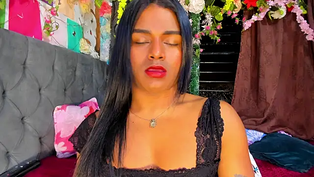 Snapshot of Karly_coffe chatting on July 23, 9:18 am Karly coffe online show from July 23, 9:18 am