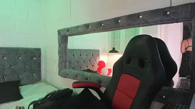 sarajhonson dl online show from February 27, 8:09 pm