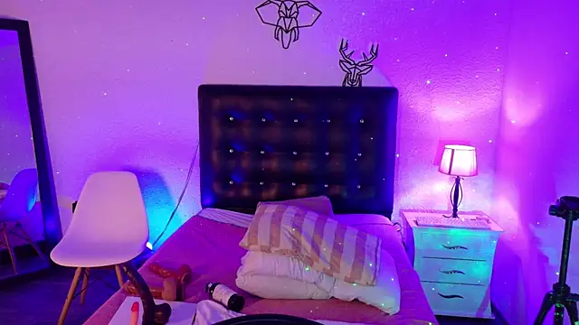 Snapshot of Cuckold_lover69 chatting on February 12, 9:52 am Cuckold lover69 online show from February 12, 9:52 am