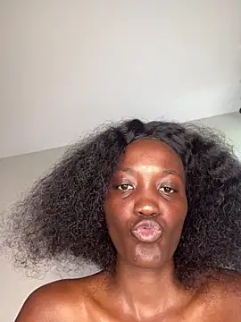 Snapshot of Fanclubbbbb chatting on October 24, 7:49 am Fanclubbbbb online show from October 24, 7:49 am