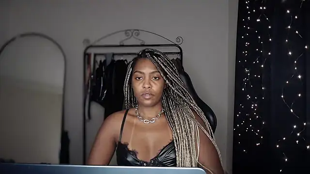 marisilva br online show from October 1, 11:00 pm