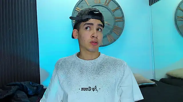 Mike 0233  online show from February 15, 8:00 am