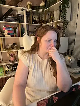 Snapshot of GingerSnap33 chatting on November 1, 1:29 am GingerSnap33 online show from November 1, 1:29 am