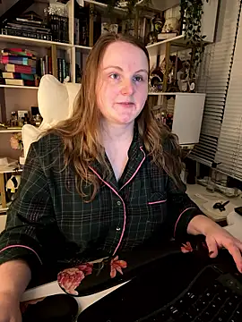 GingerSnap33 online show from January 11, 1:32 am