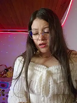 Snapshot of juli05star20 chatting on June 14, 10:23 pm juli05star20 online show from June 14, 10:23 pm