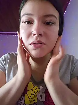 Snapshot of juli05star20 chatting on July 18, 8:34 pm juli05star20 online show from July 18, 8:34 pm