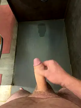 Snapshot of thestringer chatting on October 14, 1:01 pm thestringer online show from October 14, 1:01 pm