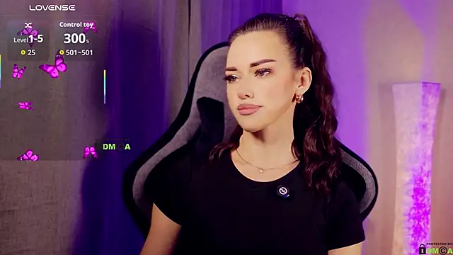 -CrazyAnna- online show from March 12, 5:30 pm