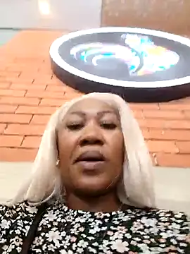 Snapshot of Puneee_Lucee chatting on February 14, 12:03 pm Puneee Lucee online show from February 14, 12:03 pm