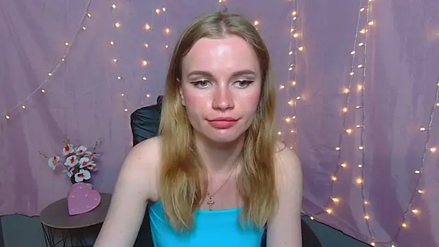 Snapshot of MargaritaKiss chatting on May 19, 7:20 pm MargaritaKiss online show from May 19, 7:20 pm