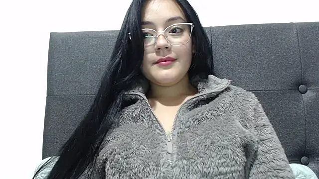 Snapshot of Alisha_99 chatting on May 15, 10:22 am Alisha 99 online show from May 15, 10:22 am