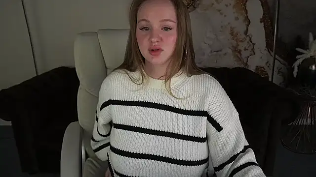 Snapshot of LylaYeess chatting on December 11, 7:25 pm LylaYeess online show from December 11, 7:25 pm
