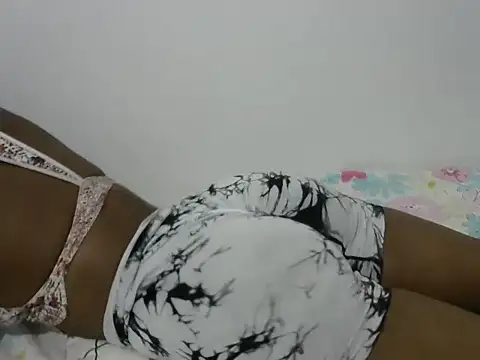 Snapshot of sly_minah chatting on November 20, 4:56 am sly minah online show from November 20, 4:56 am