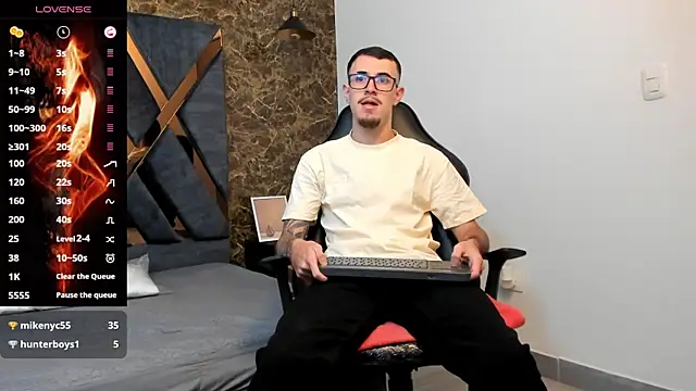 Snapshot of CodyWalkerR chatting on January 17, 5:30 pm CodyWalkerR online show from January 17, 5:30 pm