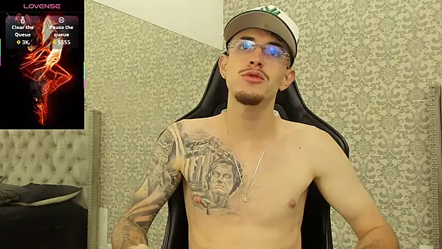 Snapshot of CodyWalkerR chatting on November 8, 11:47 pm CodyWalkerR online show from November 8, 11:47 pm