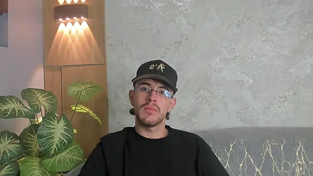 CodyWalkerR online show from June 11, 5:33 pm