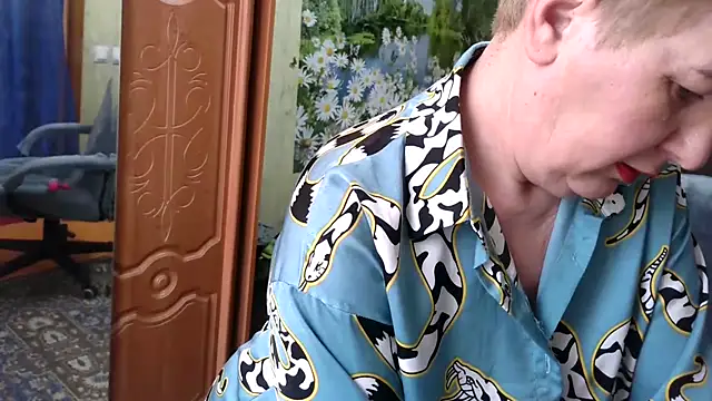 NicoleOlla online show from February 27, 6:29 am