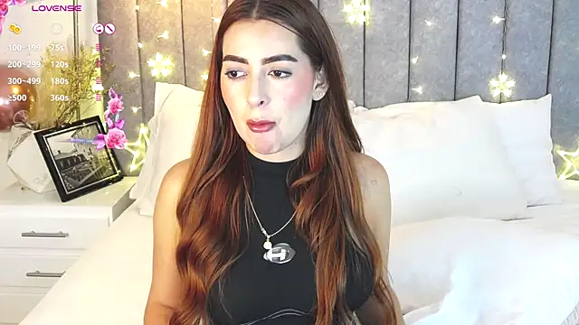 Snapshot of caralella chatting on February 13, 1:40 am caralella online show from February 13, 1:40 am