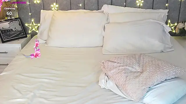 Snapshot of caralella chatting on February 21, 10:59 pm caralella online show from February 21, 10:59 pm