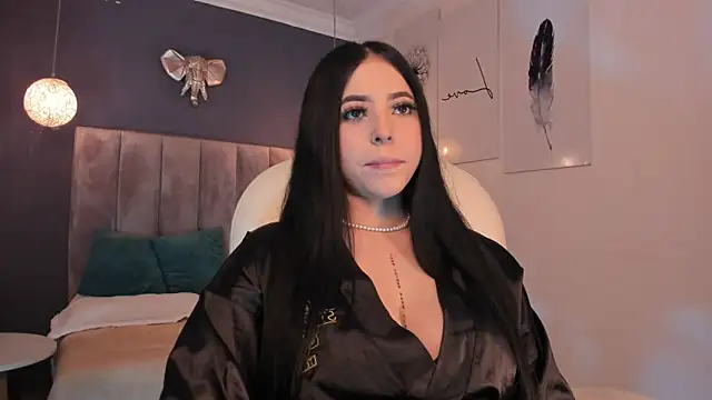 Snapshot of Maaiitee chatting on December 4, 5:11 pm Maaiitee online show from December 4, 5:11 pm