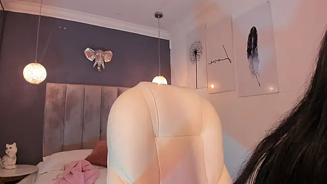 Snapshot of Maaiitee chatting on December 20, 2:49 pm Maaiitee online show from December 20, 2:49 pm