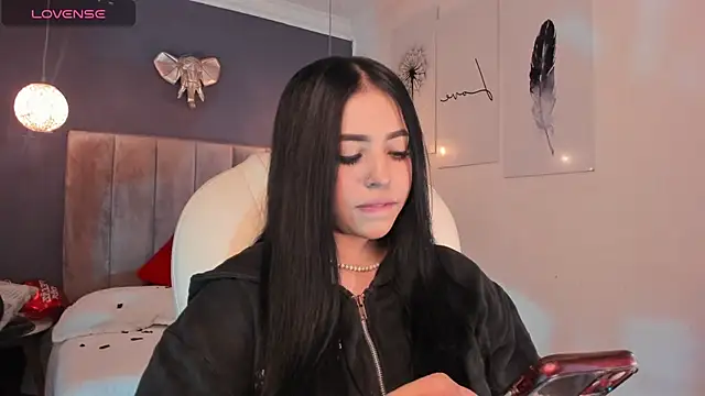 Snapshot of Maaiitee chatting on February 15, 12:43 pm Maaiitee online show from February 15, 12:43 pm