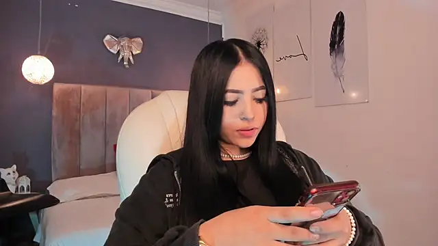 Snapshot of Maaiitee chatting on February 21, 12:50 pm Maaiitee online show from February 21, 12:50 pm