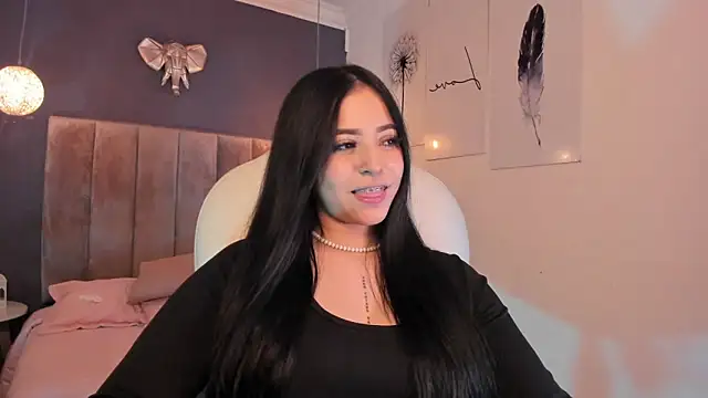 Snapshot of Maaiitee chatting on March 7, 4:33 pm Maaiitee online show from March 7, 4:33 pm