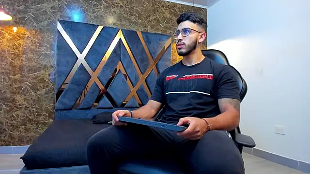 Liam Kleiin online show from September 25, 11:25 am