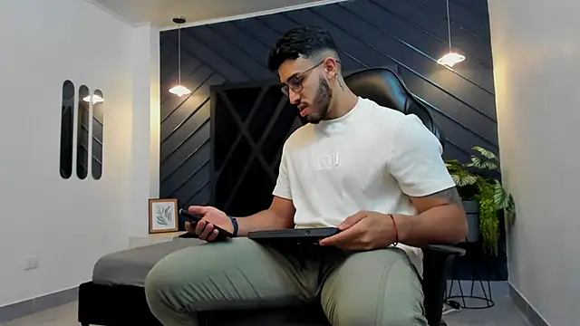 Liam Kleiin online show from October 9, 11:19 am