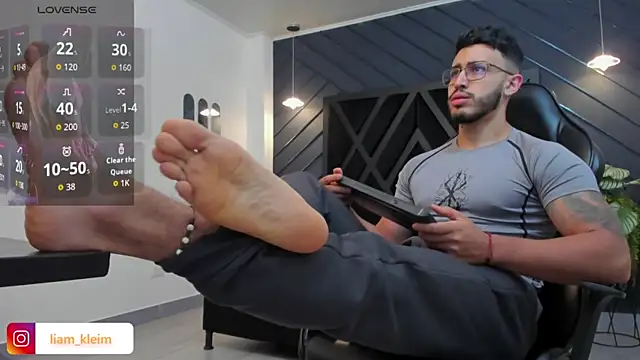 Liam Kleiin online show from October 24, 11:28 am