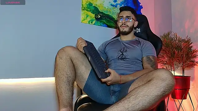 Snapshot of Liam_Kleiin chatting on May 13, 11:29 am Liam Kleiin online show from May 13, 11:29 am