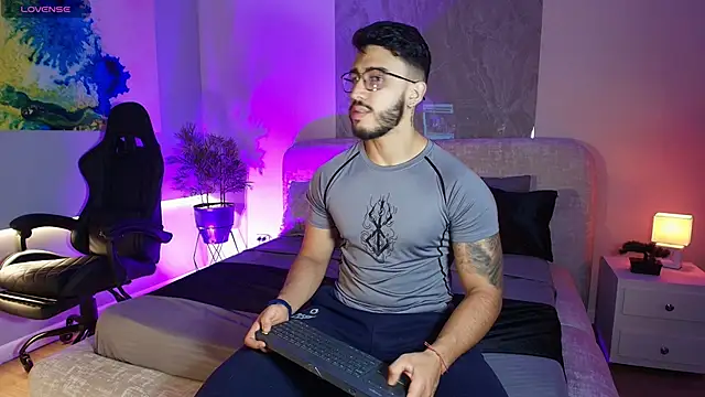 Snapshot of Liam_Kleiin chatting on May 20, 11:38 am Liam Kleiin online show from May 20, 11:38 am