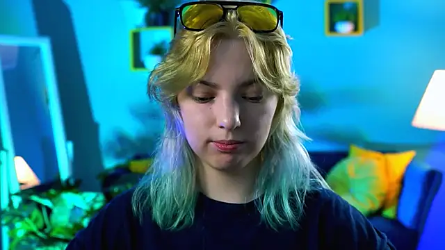 Snapshot of RocKStone_ chatting on November 8, 4:34 am RocKStone online show from November 8, 4:34 am